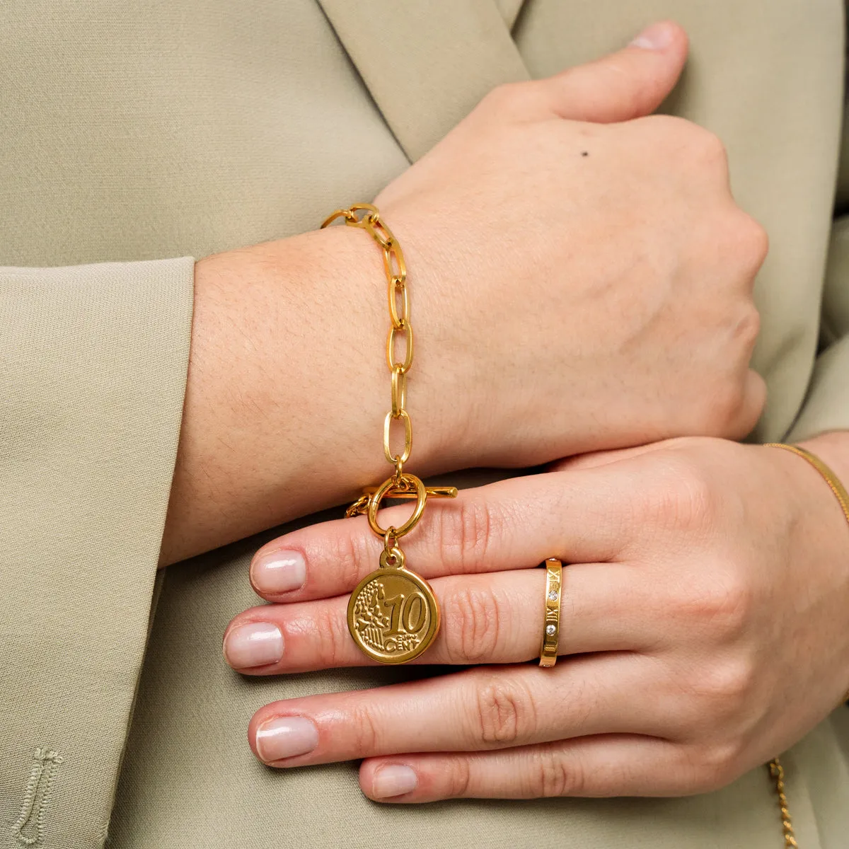 10 Cent Toggle Pendant Bracelet - Gold