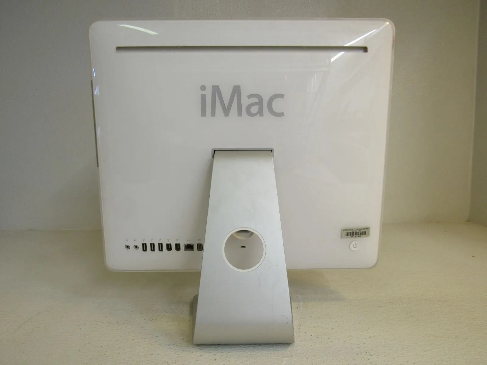 Apple iMac 17 in All In One Computer Bare Unit C White/Gray 1GB RAM A1195 -- Used