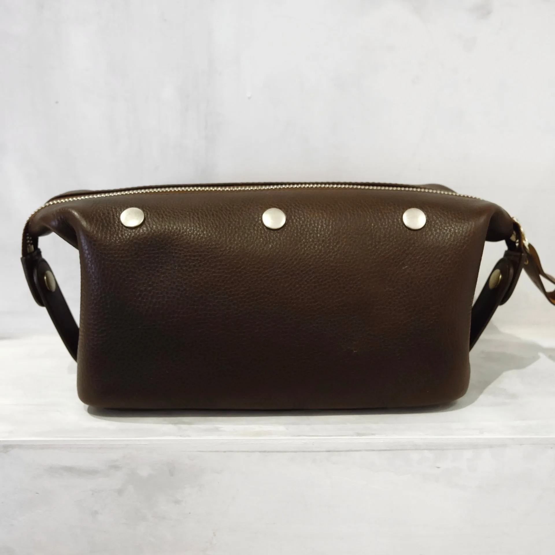 Bennett Winch Leather Washbag - Brown