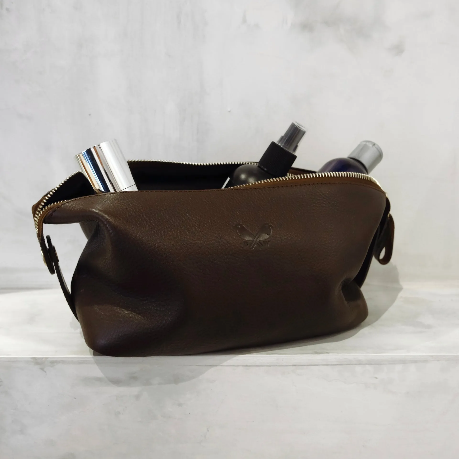 Bennett Winch Leather Washbag - Brown