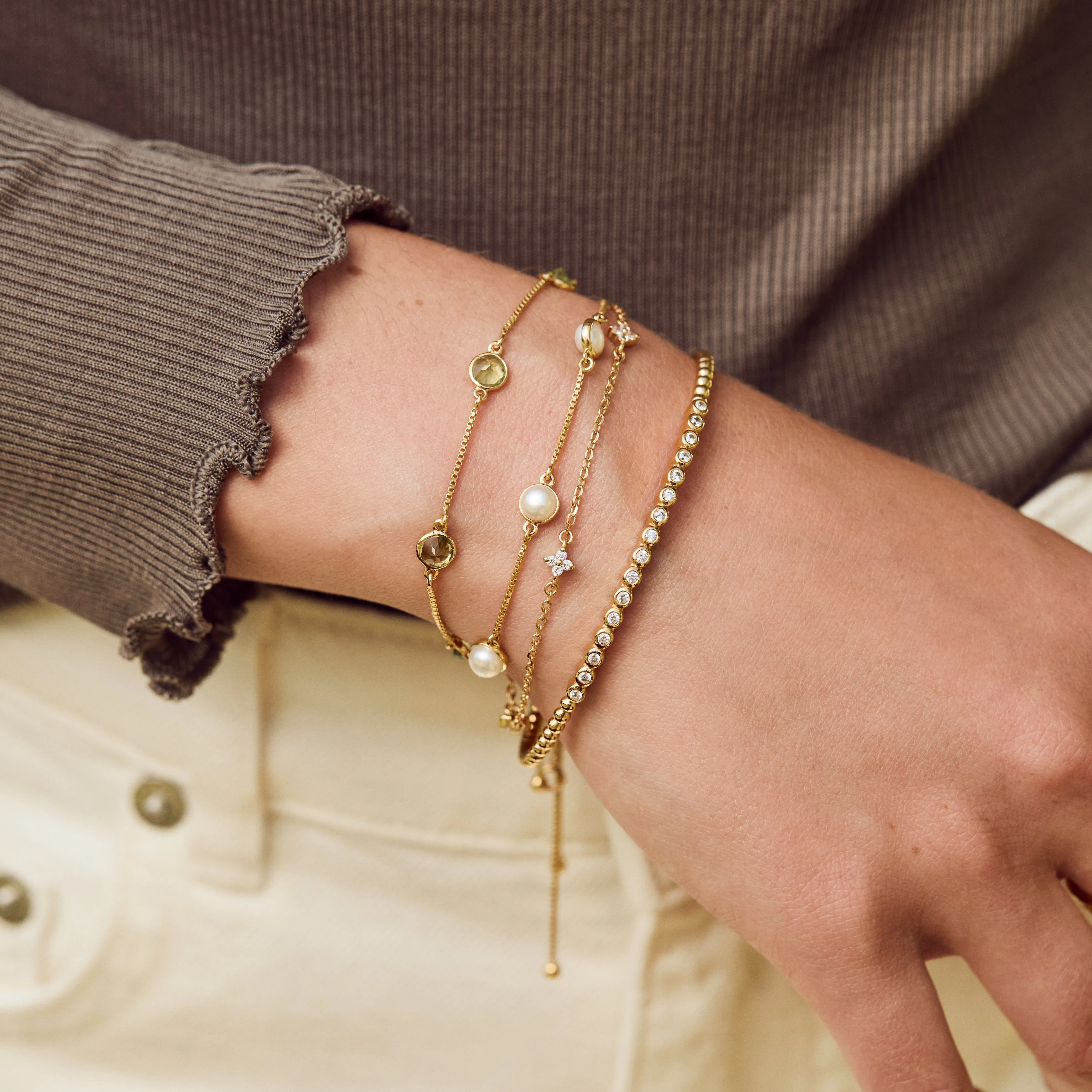 Dainty Flower Bracelet