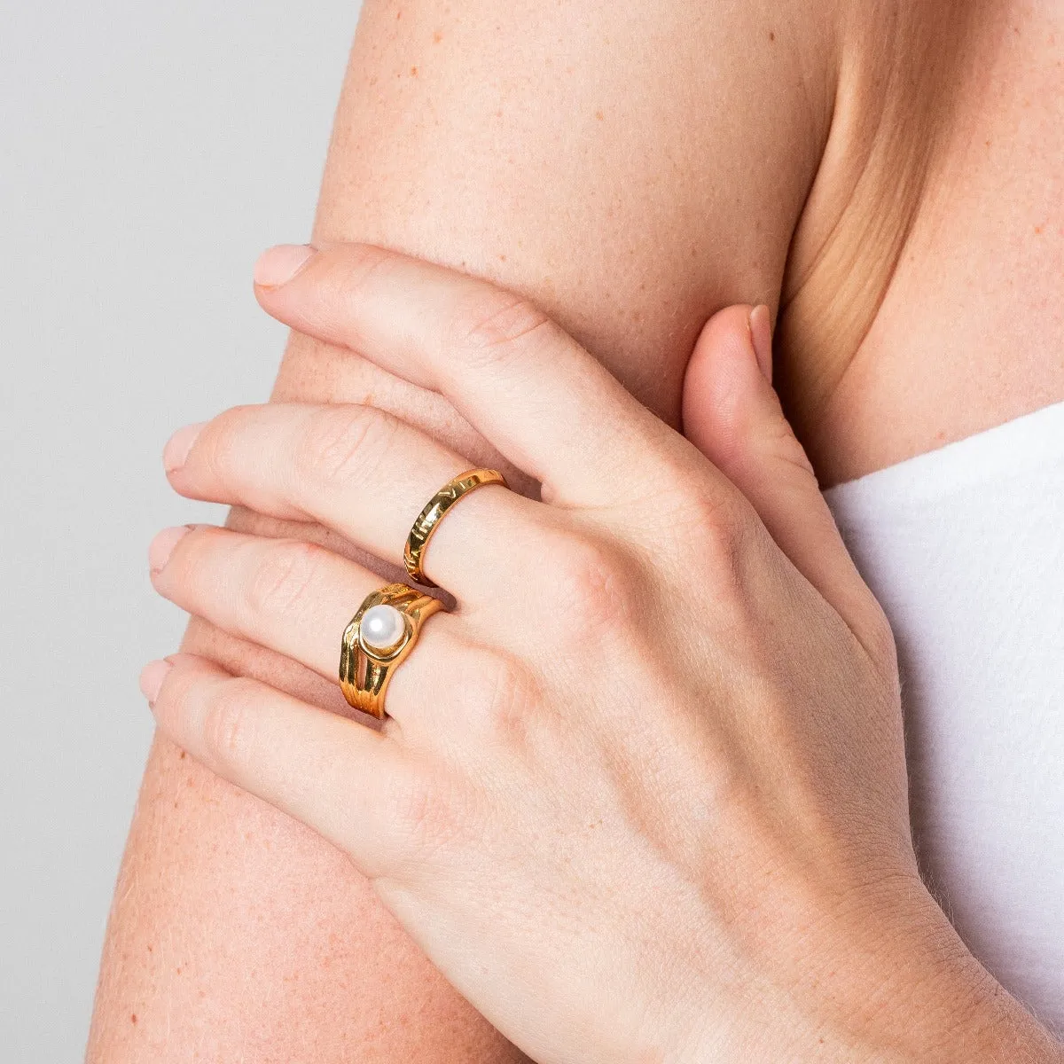 Essential Numeral Ring - Gold