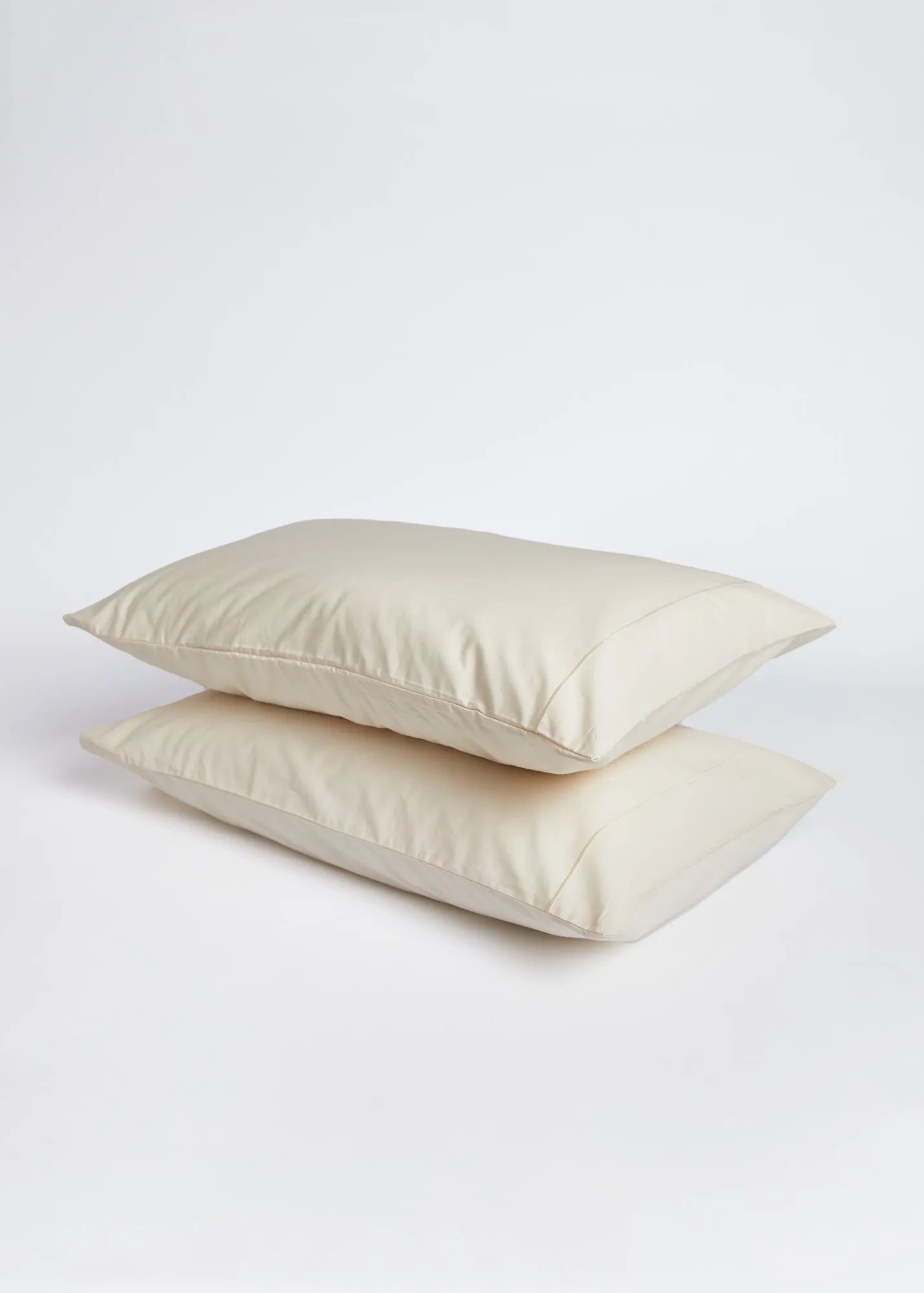 Foxford Standard Cream Pillowcase with Rolenio